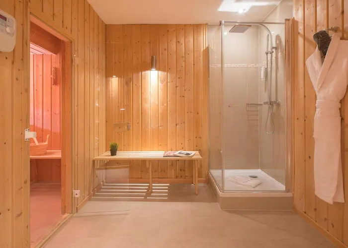 Western Grand Victor Hugo 4*