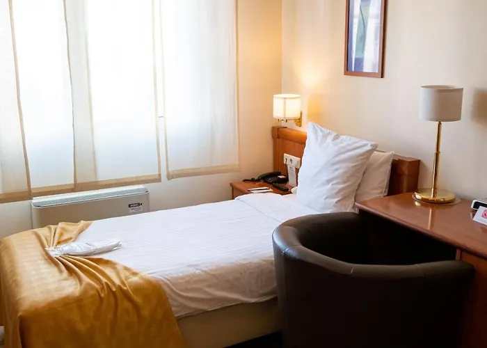 Western Grand Victor Hugo