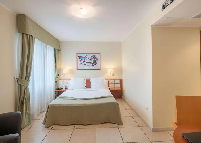 فندق Western Grand Victor Hugo 4*