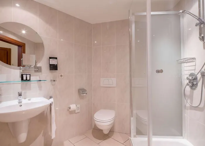 Western Grand Victor Hugo 4*