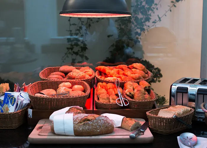 Western Grand Victor Hugo 4*